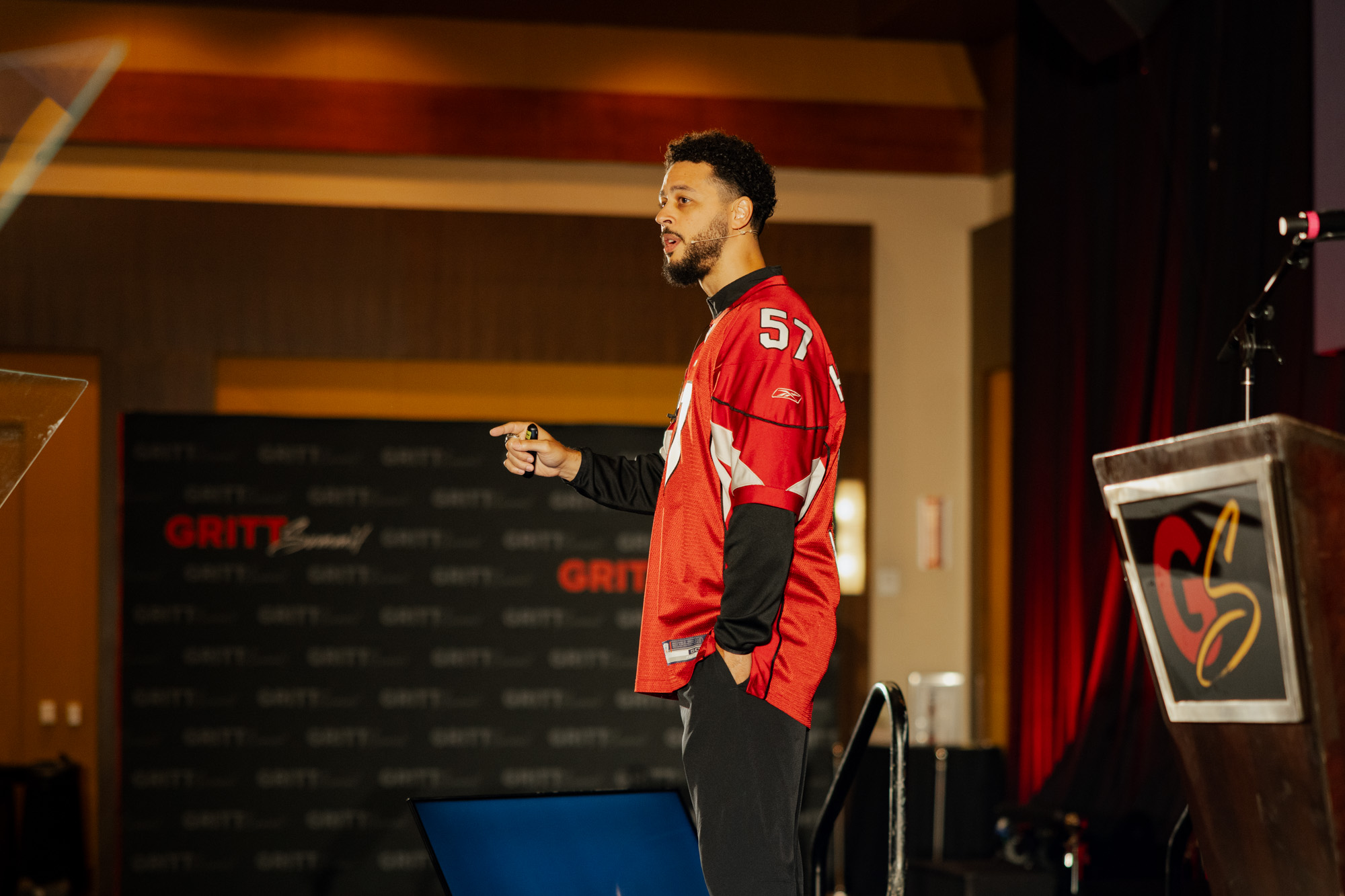 Leadership keynote speaker David Holloway speaking at GRITT Summit